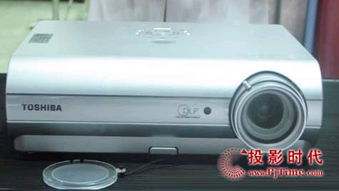 东芝TDP-S35投影机