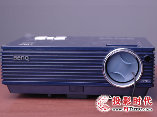 明基MP725X投影机
