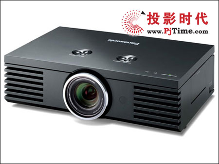 松下PT-AE3000投影机正面图示