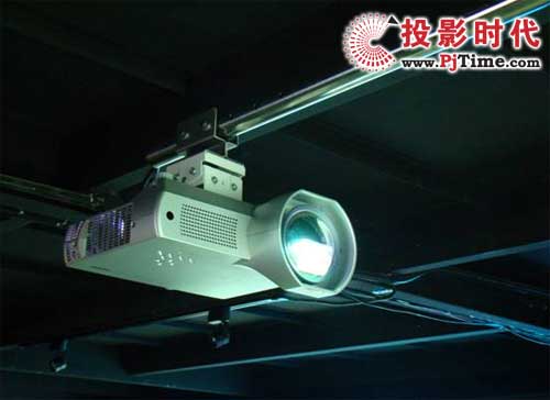 三洋超短焦PLC-XL450C投影机