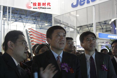 广电总局张海涛副局长参观 CCBN2009