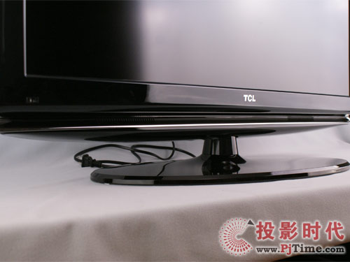 TCL自然蓝光电视外观细节特写