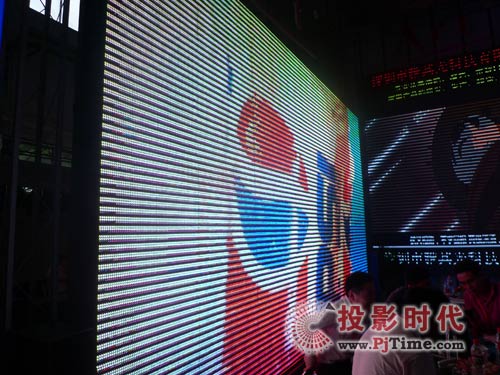 雅其光LED显示屏亮相北京国际音响展