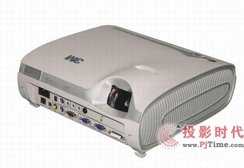 结合白板营造互动教学新体验 四大短焦教育投影对比分析