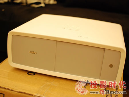 PLV-Z700ͶӰ