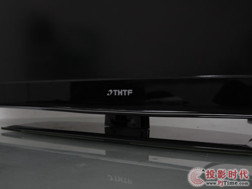 同方LE-32B90液晶电视:22mm超薄外观工艺设计