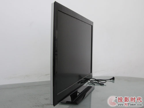 同方LE-32B90液晶电视:22mm超薄外观工艺设计