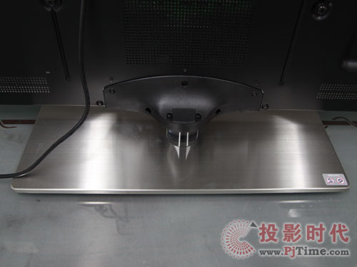 LED水晶 详评三星液晶电视UA55B8000外观赏析