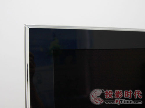LED水晶 详评三星液晶电视UA55B8000外观赏析