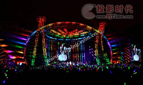 LED大屏幕蝴蝶造型千万,阿妹北京演唱会再现经典舞美