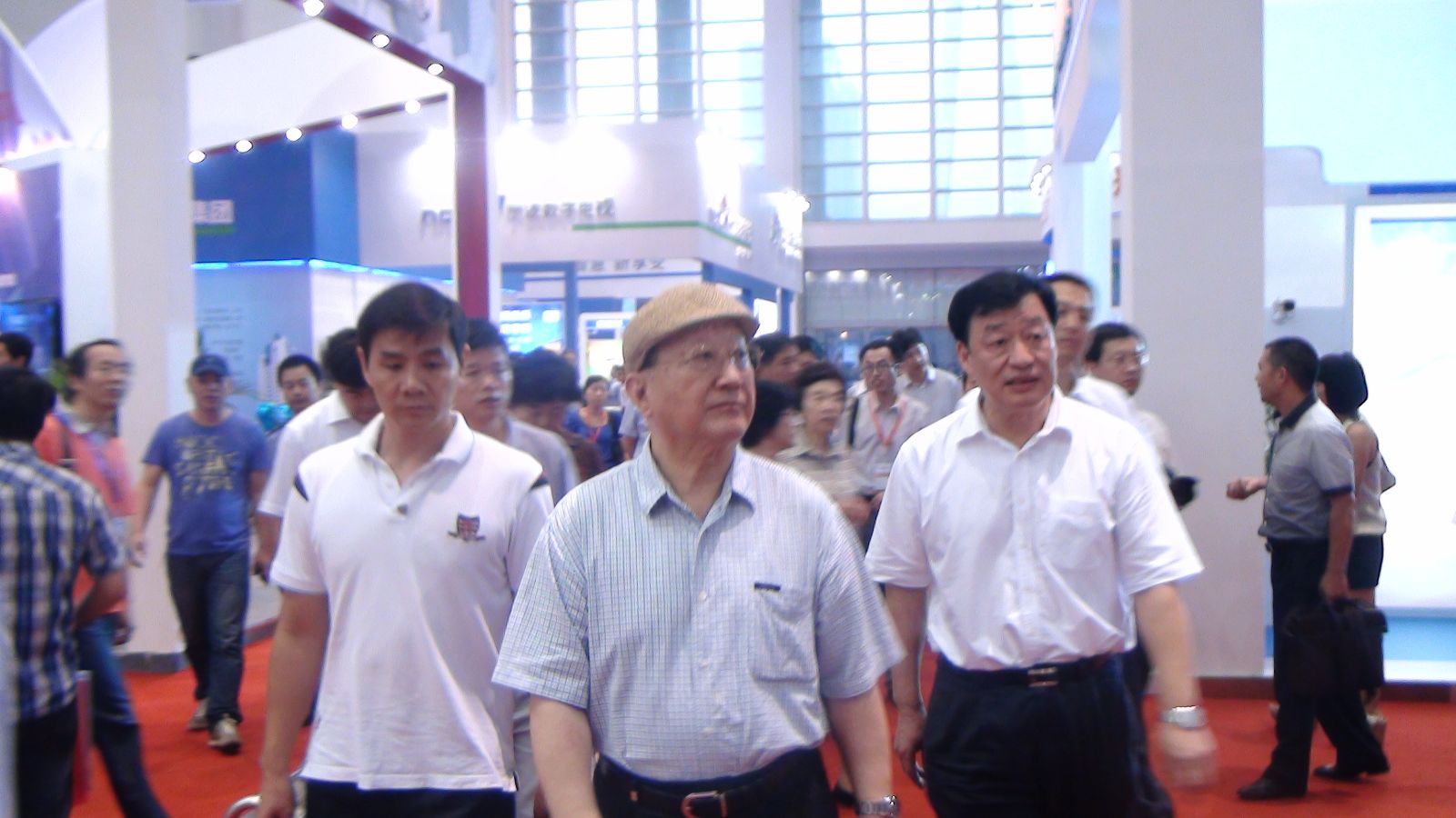 中国工程院长、副院长、刘奇市长一行视察智博会