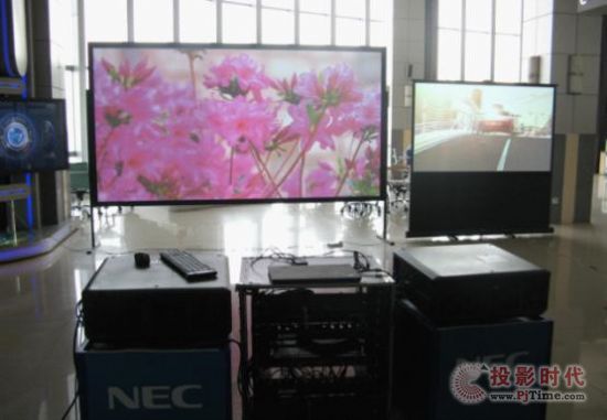 4K  ں NEC߶ͶӰinfocommڼչ