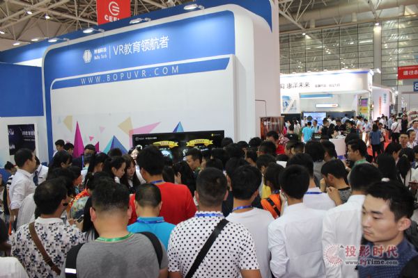 博浦3D VR创新实验室高调亮相第72届中国教育装备展