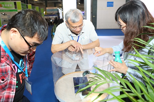 新型显示技术 手机全面屏时代全面到来