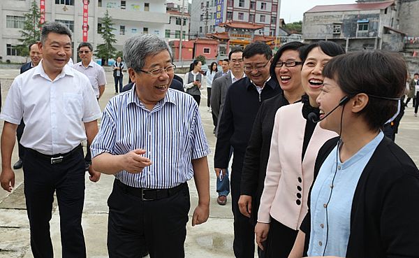 巴东教育调研，翰博尔录播教室获肯定