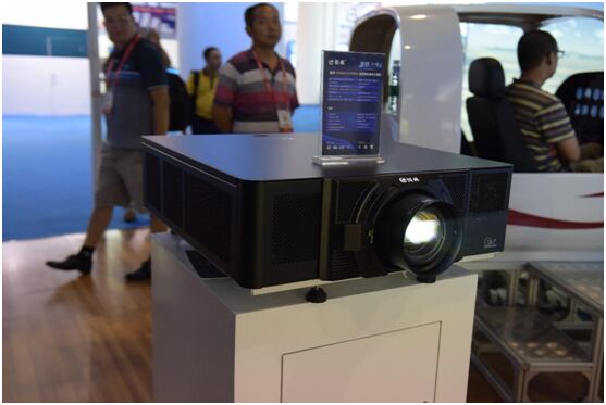 “亮”出國畫風采：中航國畫發布LP160UL高亮度雙色激光工程投影機