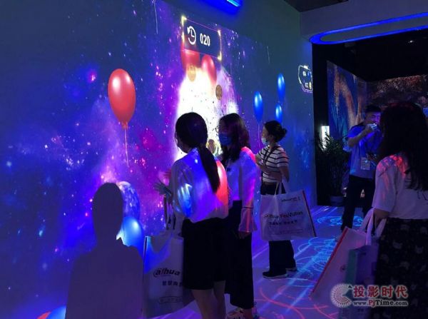 粹Ųʣ˵ӰInfoComm China 2021ɫʷ籩