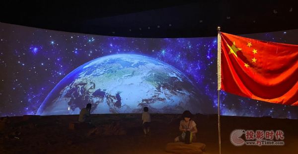 1000㎡超大空间、44*8米巨型弧幕 SEEMILE助力中国航天官方艺术特展