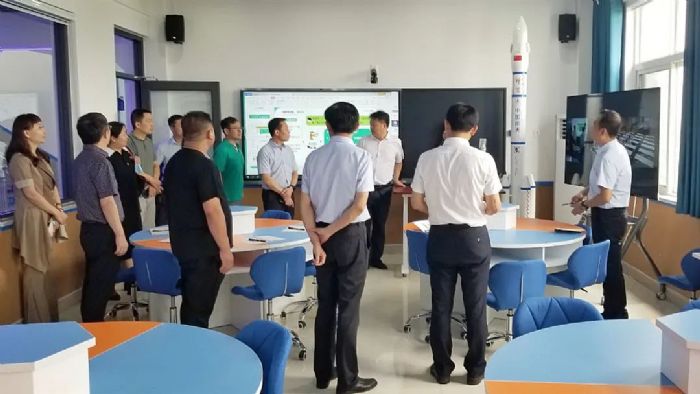 青州市人工智能学习体验中心启用，奥威亚新教室新空间获好评！