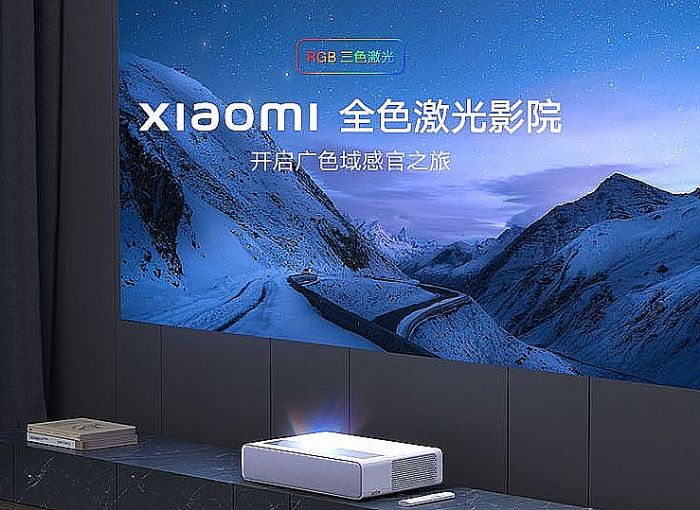 智能投影半年三百萬背后：機(jī)遇與風(fēng)險(xiǎn)并存