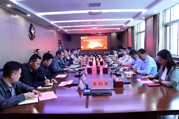 迪威迅与深投控成员英飞拓等企业在临沂市罗庄区顺利举行英旭科技项目签约仪式