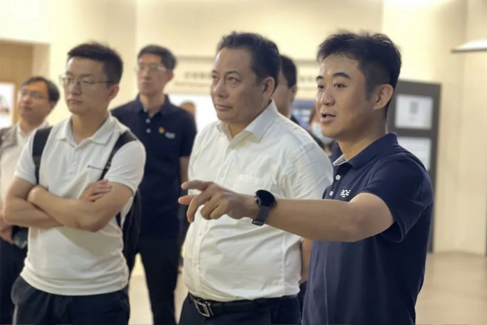 雄安集团数字城市公司莅临京东方晶芯科技考察 共话新区新未来