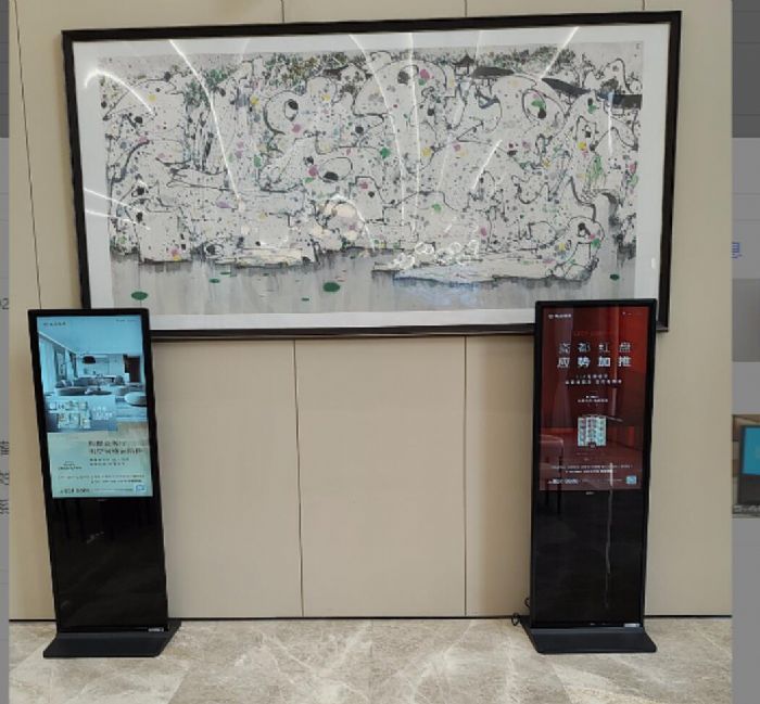 点亮楼盘：中银科技智能广告机助力宝龙营销中心引领房地产行KAIYUN业新潮流(图2)