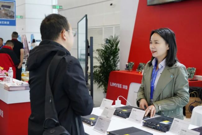 打造智慧教学新思路，凌壹科技精彩亮相中国教育装备展