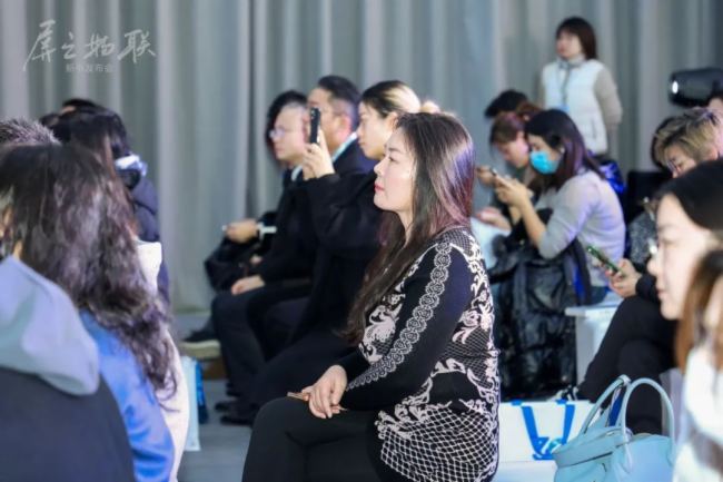 京东方BOE |《屏之物联》专著重磅上市 解析科技企业穿越周期的“秘钥”