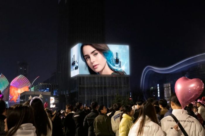 武汉之光丨首创818㎡双视角裸眼3D大屏，全新虚拟IP形象焕发城市消费活力