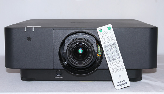 商用投影标杆机型： 索尼3LCD激光投影机VPL-F755HZ深度评测