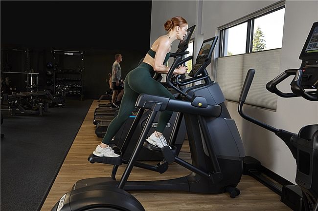 �Ļ���һ��ȫά������Precor ��ȷAMT�๦������һ�����������ѵ���¼�Ԫ