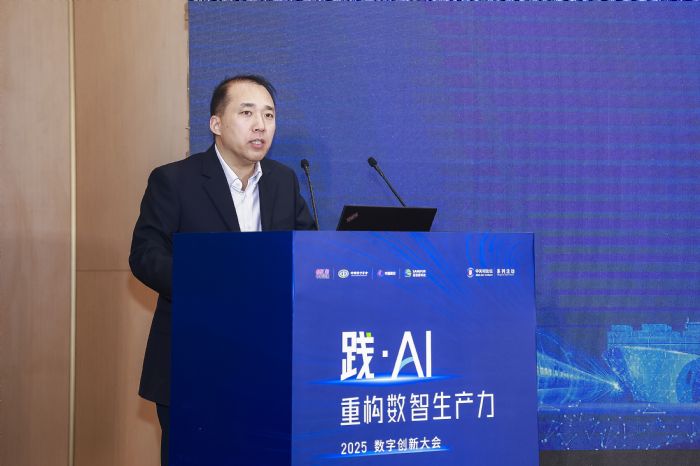 �˹�����������ͨ������ʩ����ת�����ֻ��ھ��ٰ죬��̽AI���ܽ�ͨ���Ƿ�չ��·��