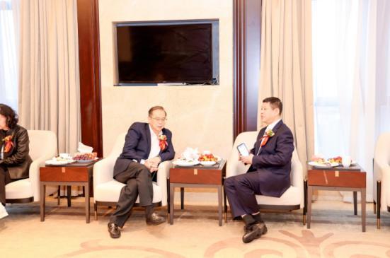 ־������ �������� ����ů�� ���ⰻȻ������������������ҵ�̻��������Ĵλ�Ա���