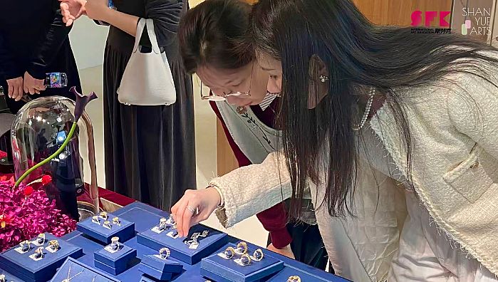 ��ӳ���£�������ɢ����QnWong�߼������鱦��չ��������