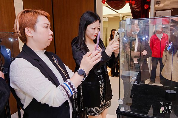 ��ӳ���£�������ɢ����QnWong�߼������鱦��չ��������