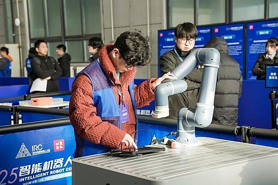 四大赛道沉浸式竞技!2025智能机器人大赛圆满收官