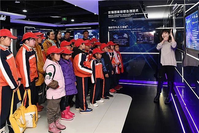 从技术攻坚到行业赋能:沈萍的“红旗手”之路