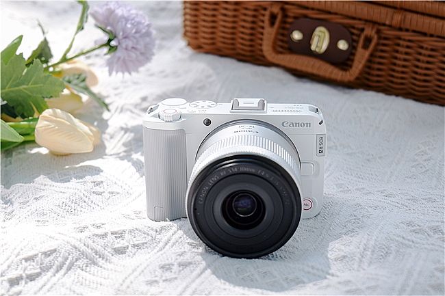 直播新标杆!佳能R50V评测:画质、操控、续航,专为直播而生