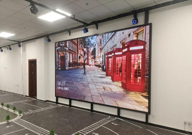 20������У��ͬѡ���Ӿ������ǻ۽�������������������ֻ���ѧ����̬