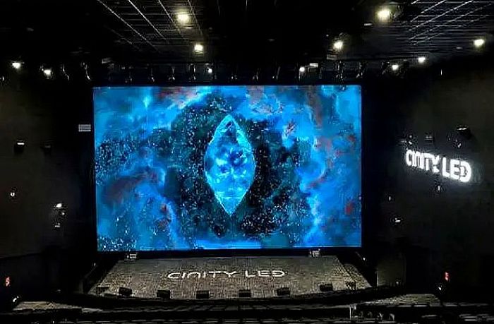 创新激荡与格局重塑:2025中国LED与商显产业十大事件全景深析