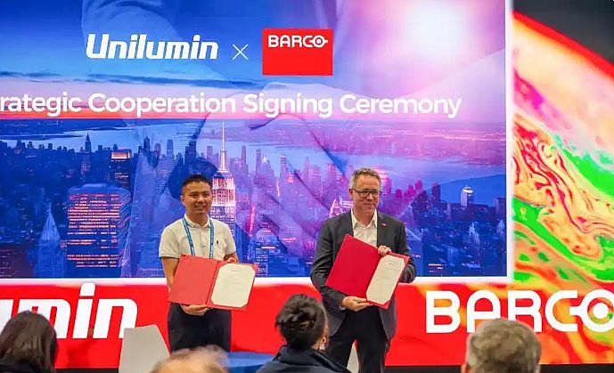 创新激荡与格局重塑:2025中国LED与商显产业十大事件全景深析