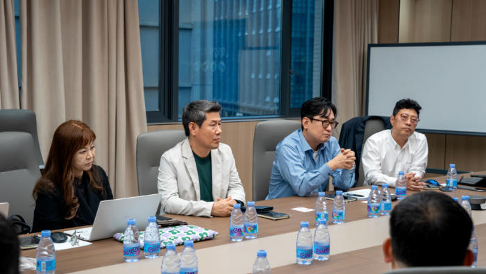 �ݿ��������ϵ羺�����Ǵ���Zten��˾ǩԼ�����غ����羺��������