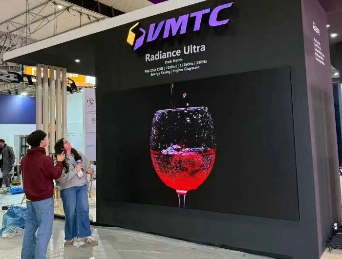 兆驰晶显绚彩Ultra,树立专业显示性能新标杆