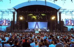 DUSHOWЯMeyer Sound󷨹Main Square