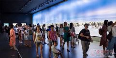 SAMSUNG THE WALL首秀罗红摄影艺术馆