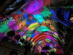 ���Ӽ���ͶӰ����ʥ·��˹��վ�ٳ�Ȧ