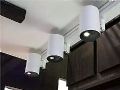 具备激光投影机和聚光灯双重特点的创新产品,爱普生发布LightScene EV-100投影灯展现震撼光影世界